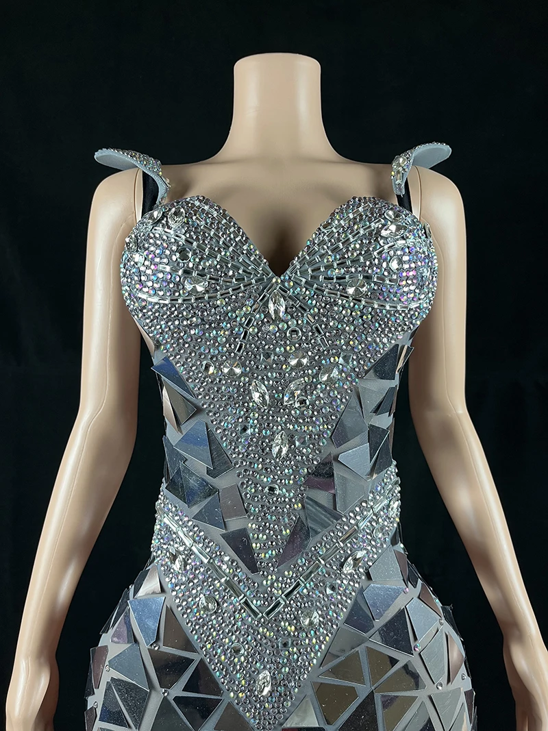 光沢のある衣装シルバースパンコールラインストーンレーザーミラーショートドレス女性歌手ダンサーナイトクラブステージジャズ絶賛衣装ドラッグクイーン