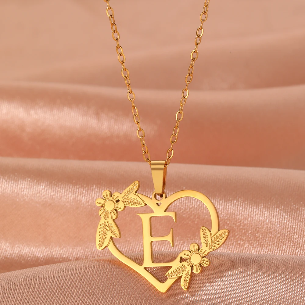 Stainless Steel Bracelets A-Z 26 Letter Hollow Heart Pendant Collar Chain Fashion Chic Bracelet For Women Jewelry Banquet Gifts