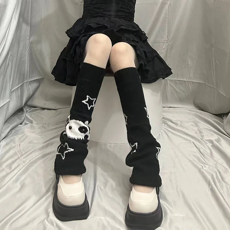 تدفئة الساق غير المتماثلة - جوارب JK Sock Style مع طباعة جمجمة، قابلة للتكديس وتوهج لجمالية الجرونج العصرية، للجنسين #3