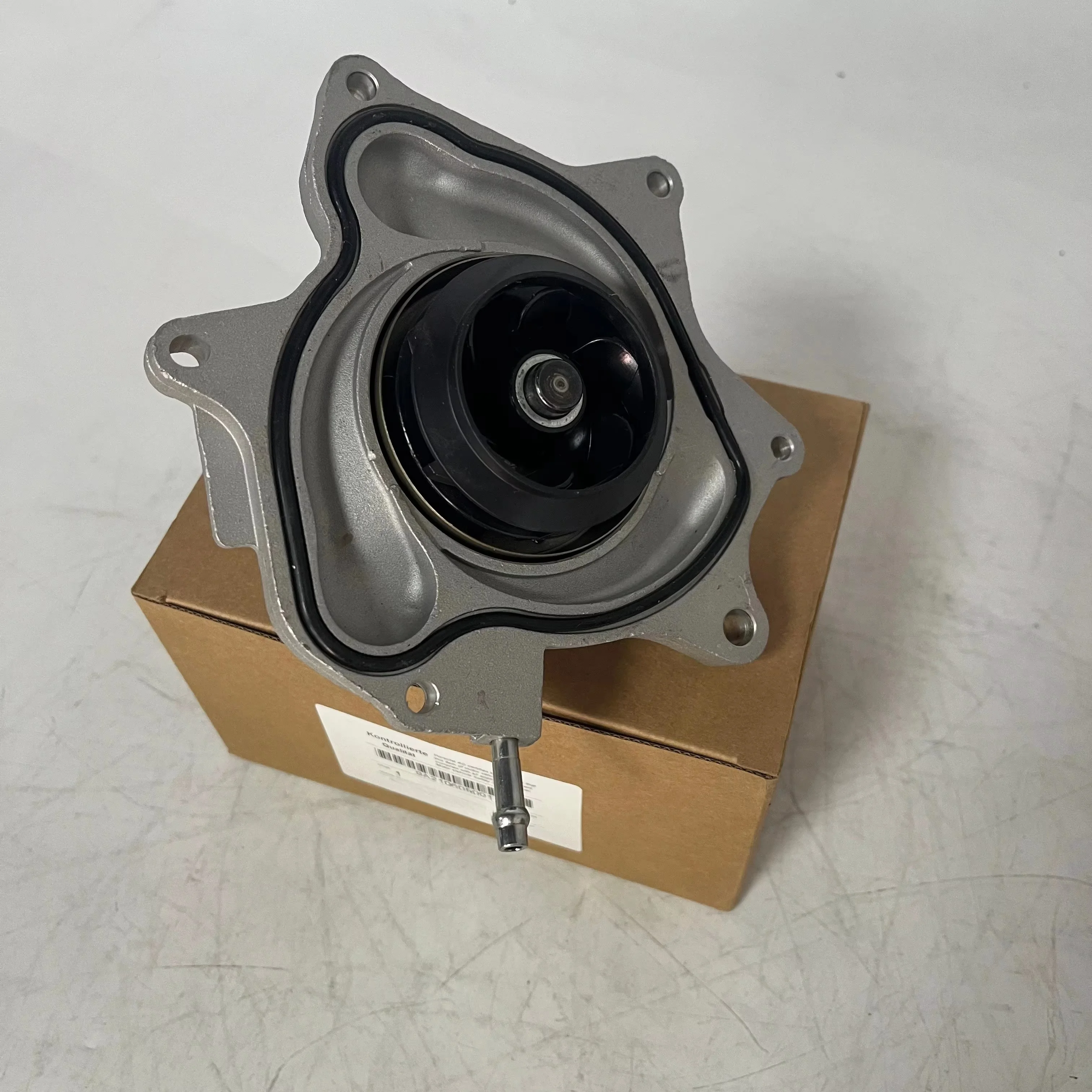9A210605001 is suitable for Porsche 711 Boxster Cayman 982 2.0T 2.5 GTS 9A210605002 9A 2 106 050 01 engine water pump 9A21060500