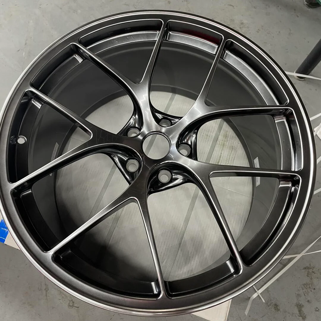 حافة سبائك الألومنيوم عجلة مزورة مخصصة مجوفة تكلم 17 18 19 20 21 22 بوصة لسيارات BMW M4 أودي Q3 A3 VW GTI