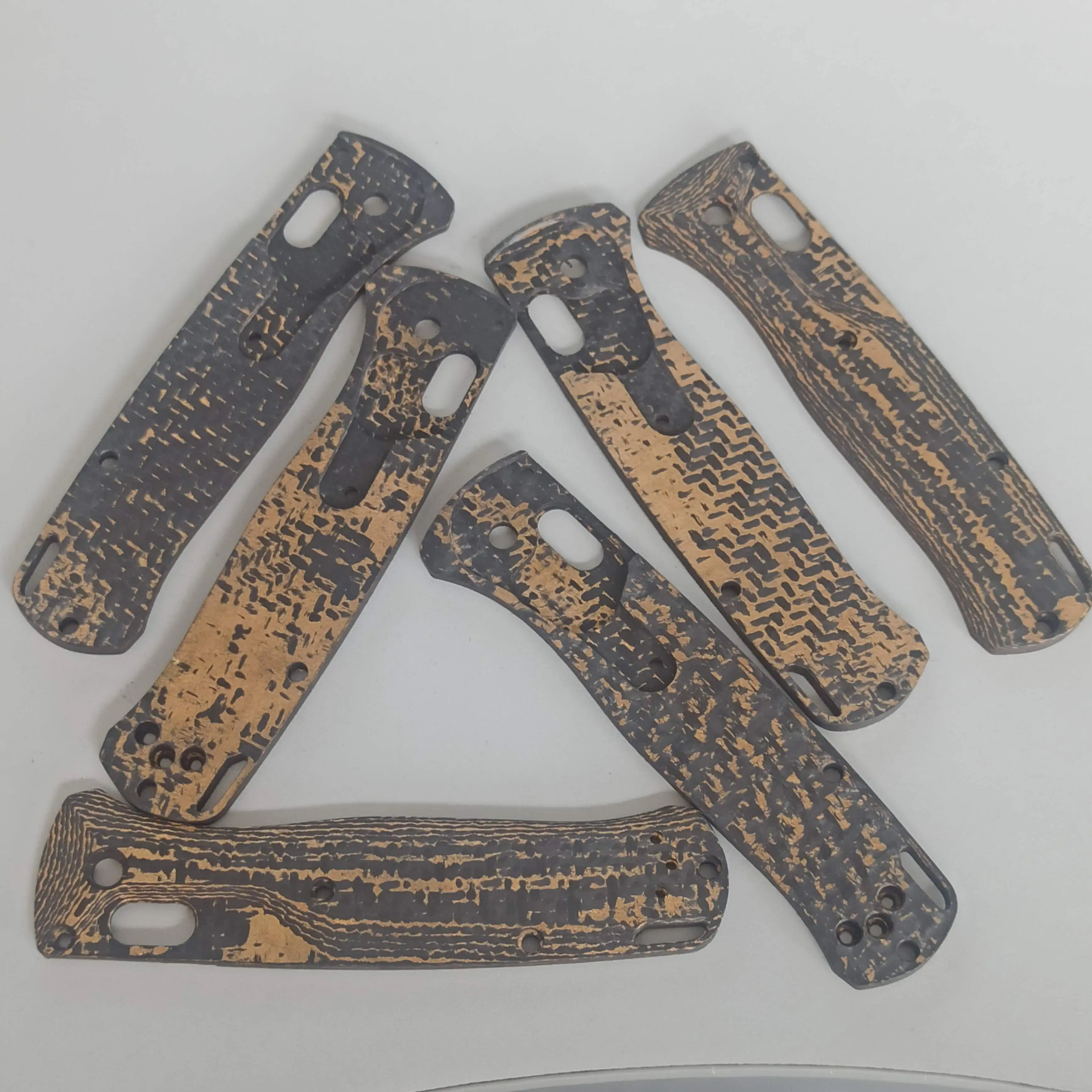 

1 Pair Custom Made Golden Thread Pattern 3K Carbon Fiber Handle Scales For Benchmade Bugout 535 DIY Accessories