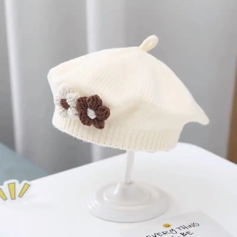 Fashion Baby Hat Solid Color Flower Girls Warm Beret Vintage  display picture 3