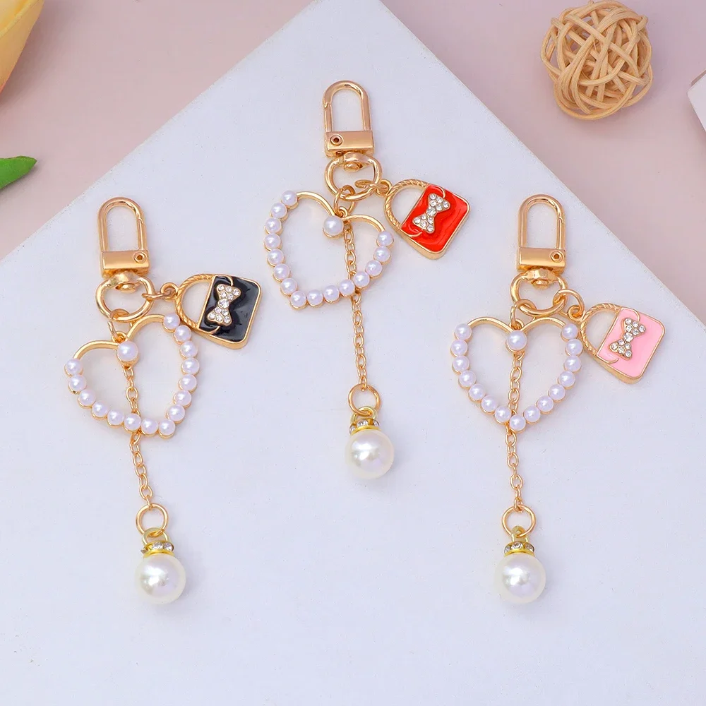 Luxury Pearl Keychain Elegant Love Heart Handbag Pendant Key Chain for Bag Charms Purse Earphone Case Ornament Women DIY Jewelry