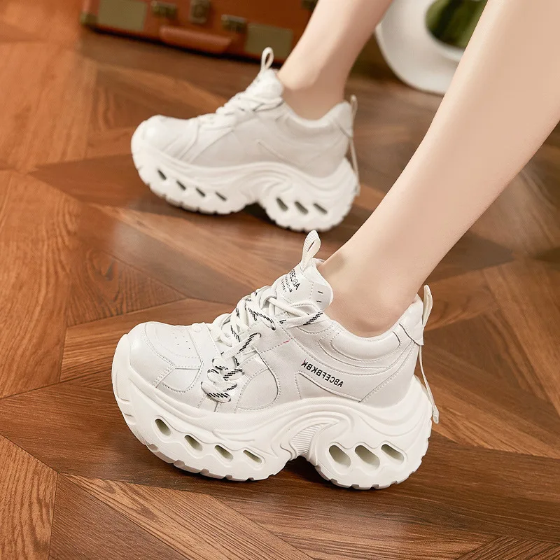 

Женские повседневные спортивные кроссовки 9 см, дышащие, из кожи, на толстой подошве, в стиле «dad shoes», для весны, лета, осени, с круглым носком, на резиновой подошве