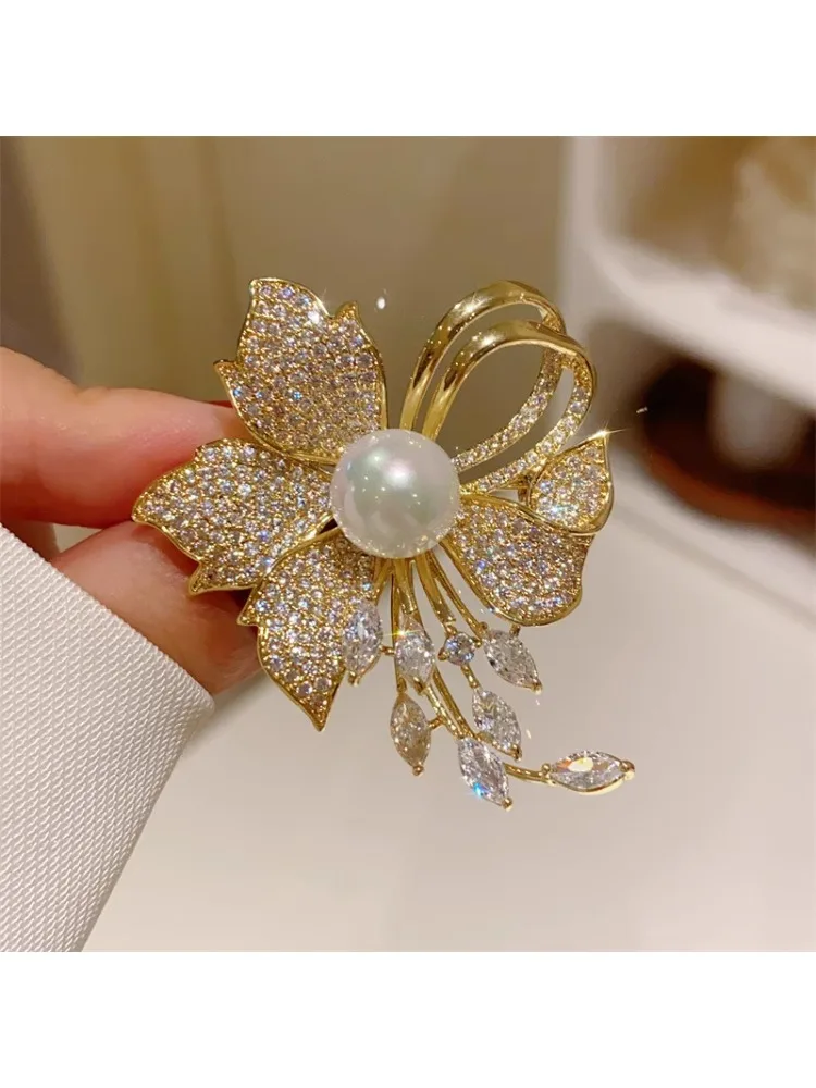 Spilla con perle di zirconio elettrolitico in vero oro, spilla fissa per vestiti, corpetto, cappotto da donna