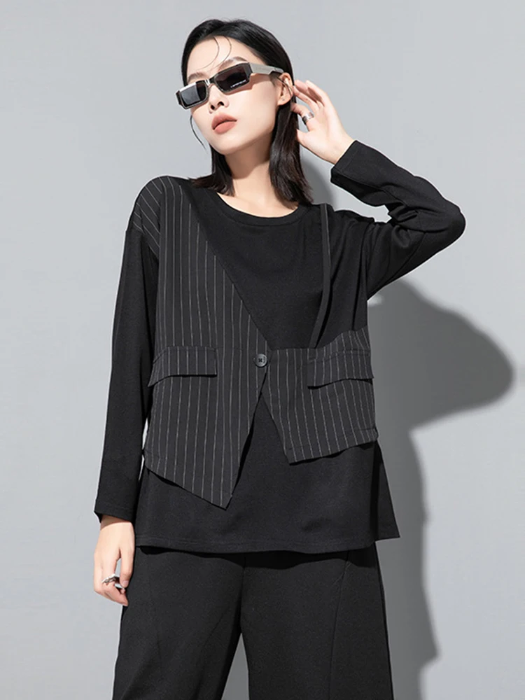 [EAM] Women Black Striped Irregular Big Size Casual T-shirt New Round Neck Long Sleeve Fashion Tide Spring Autumn 2024 1DH7852