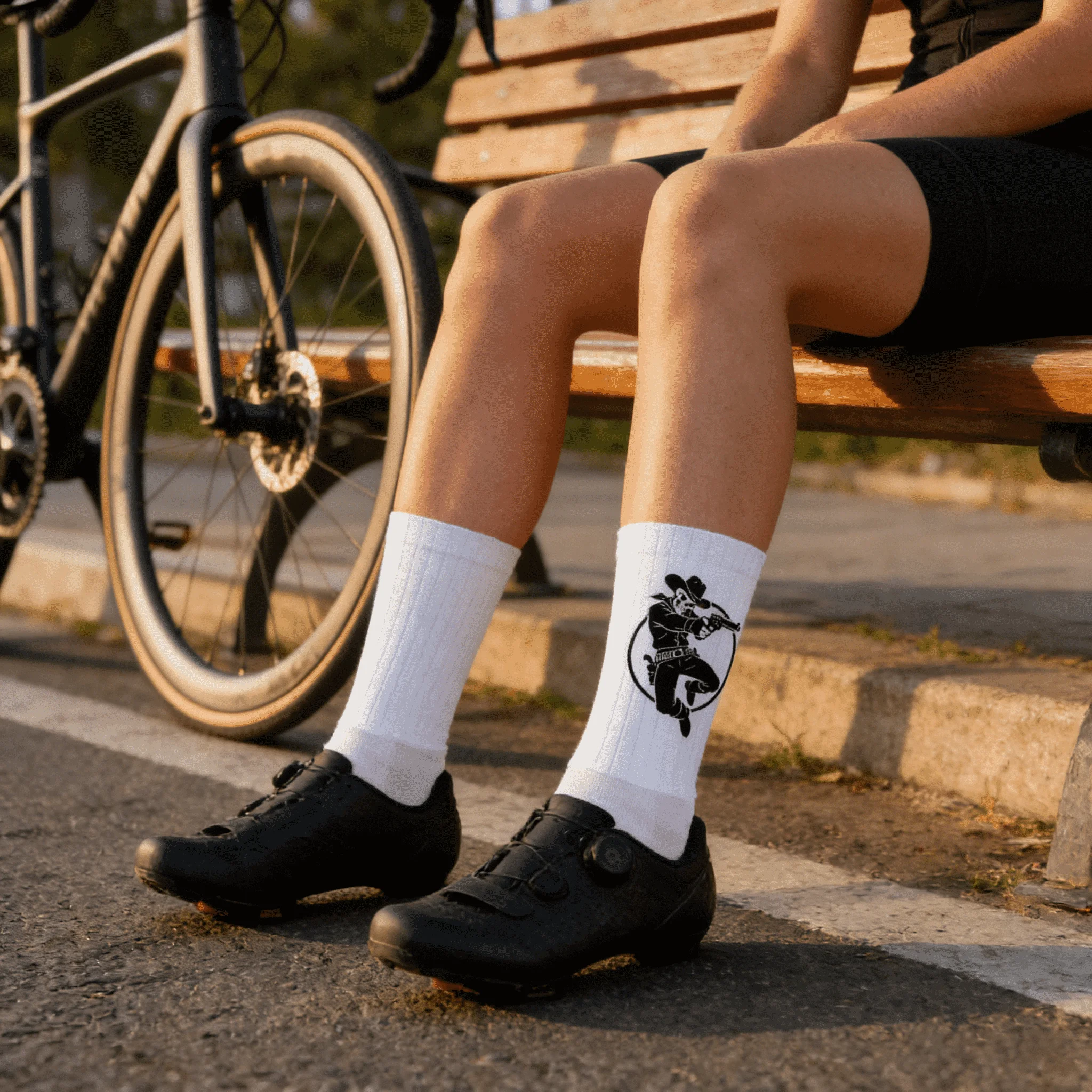 

2026 Skull Cowboy Design Non-Slip Cycling Socks Comfortable Sweat-Absorbent Sports And Outdoor Fashionable Cycling Gear