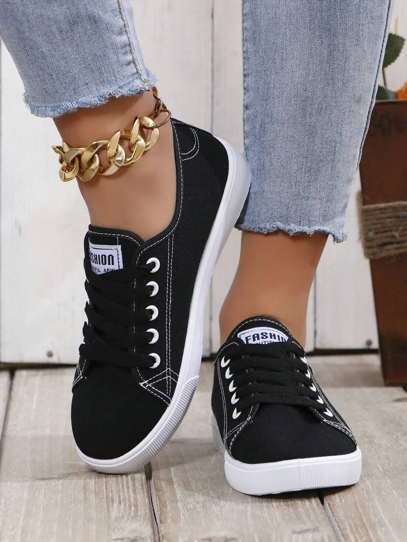 2024 Spring Autumn Solid Black Women Skateboard Shoes Round Toe Lace Up Casual Sneakers