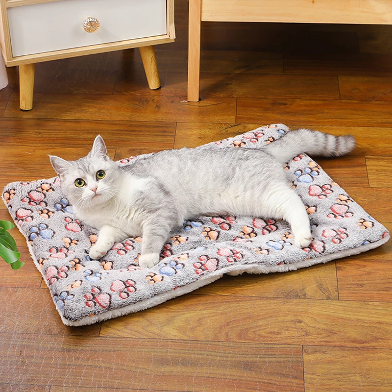 Winter Warm Pet Sleeping Mat Soft Flannel Dog Blanket for Small Medium Dogs Cats Thicken Puppy Kitten Sofa Cushion Pet Supplies