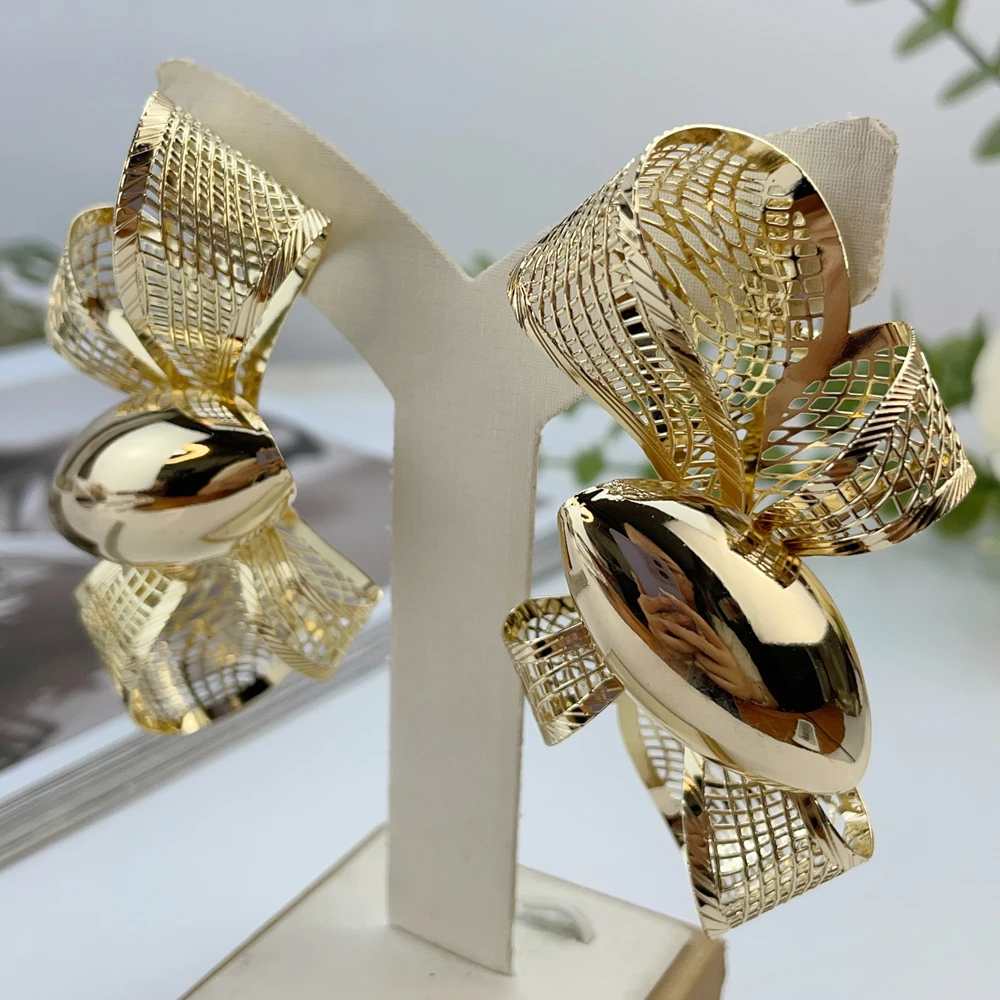 EMMA انخفاض الأقراط الكبيرة للنساء خمر مبالغ فيها الإناث خفيفة الوزن مطلية بالذهب جريئة Waterdrop أقراط مجوهرات