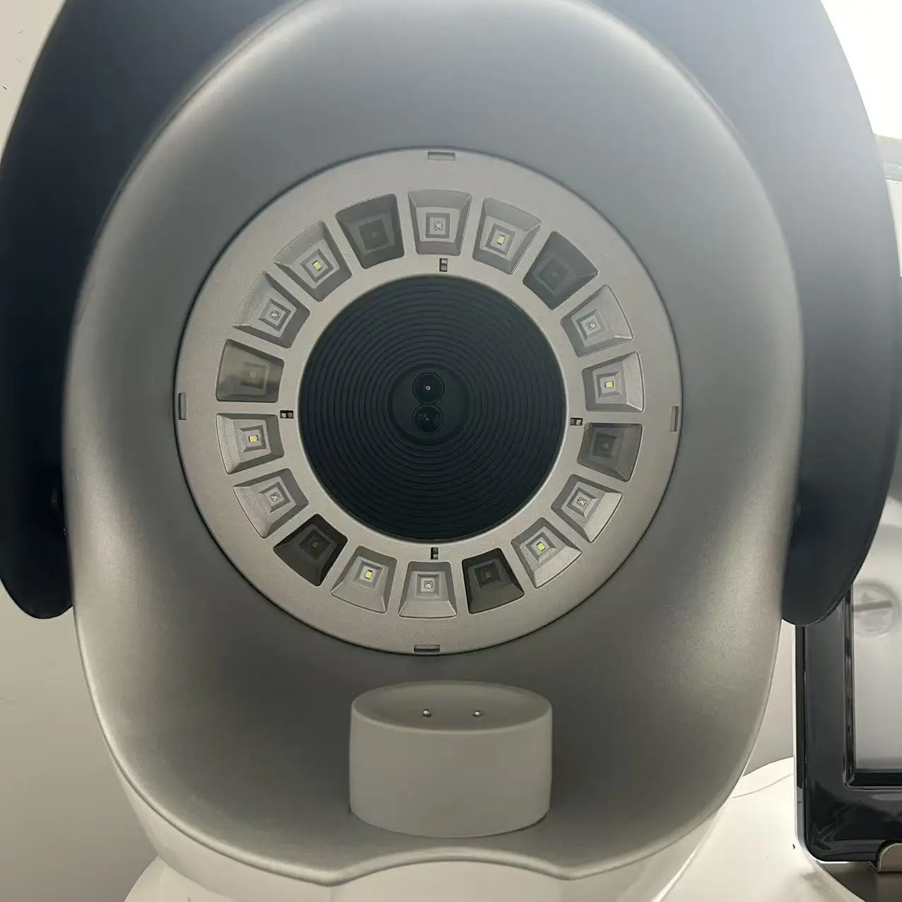 เครื่องวิเคราะห์ผิวหน้า 3 มิติ ขนาด 15.6 นิ้ว รุ่นใหม่ อัปเกรดด้วยเทคโนโลยีการถ่ายภาพสเปกตรัม 8 แบบ ตรวจวัดความชุ่มชื้นผิวหน้า