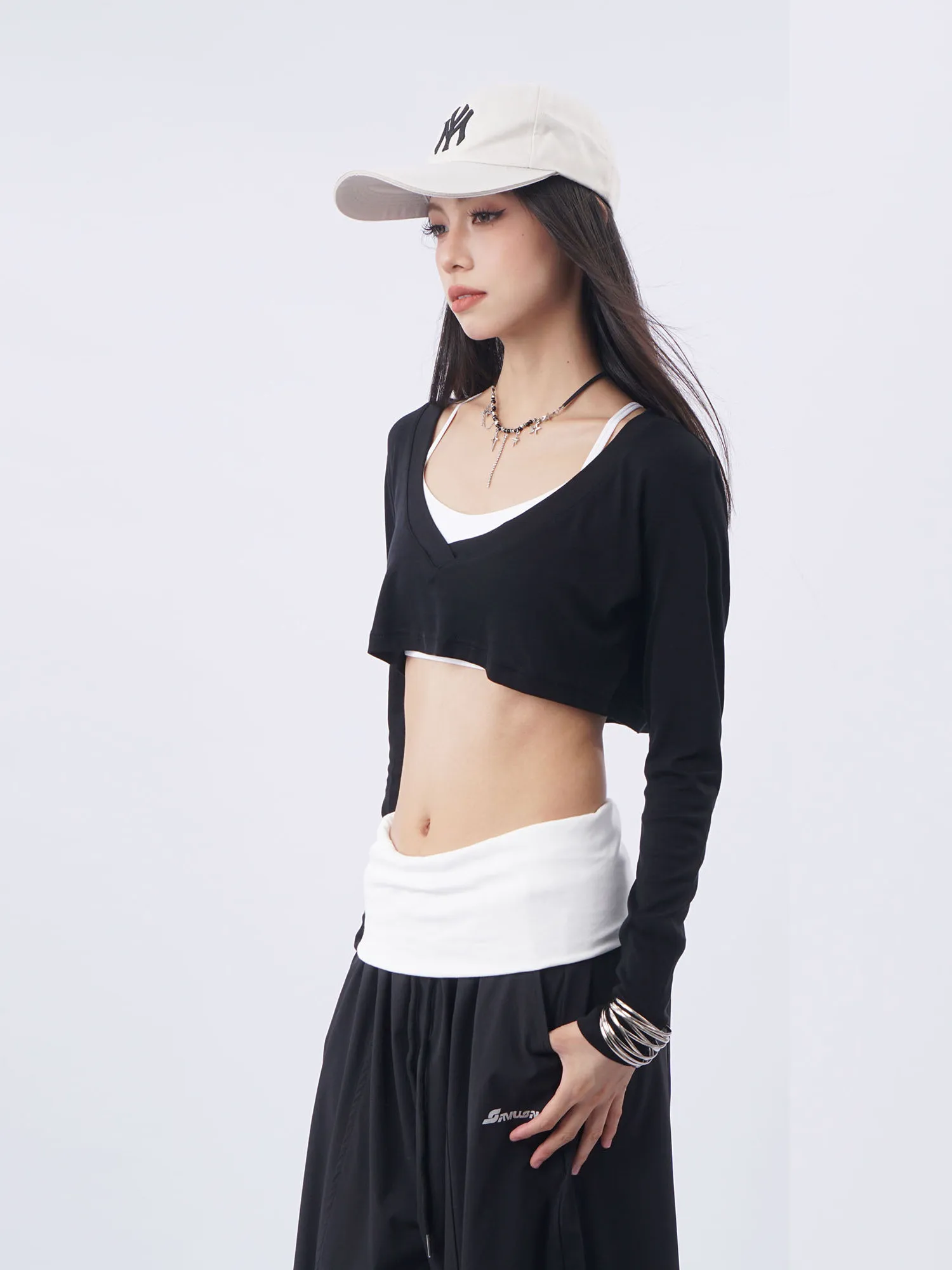 Oldwater High Street Spicy Girl Black V-neck Long Sleeve Short Top Layering Atmosphere Sense Women's Casual T-shirt