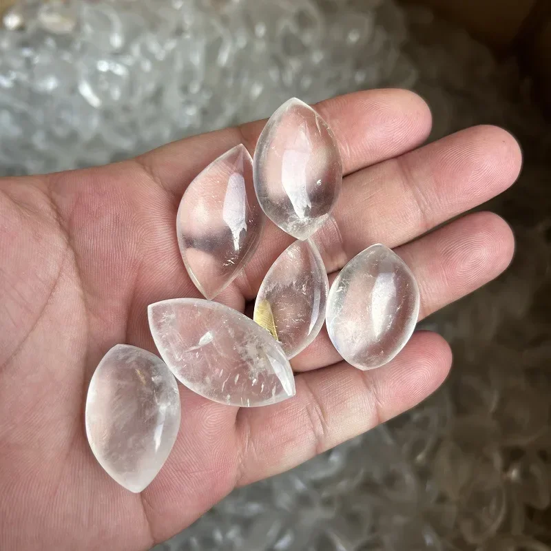 1Pc Natural Clear Quartz Gemstone Healing Crystal Mini Leaf Shaped Pocket Stone