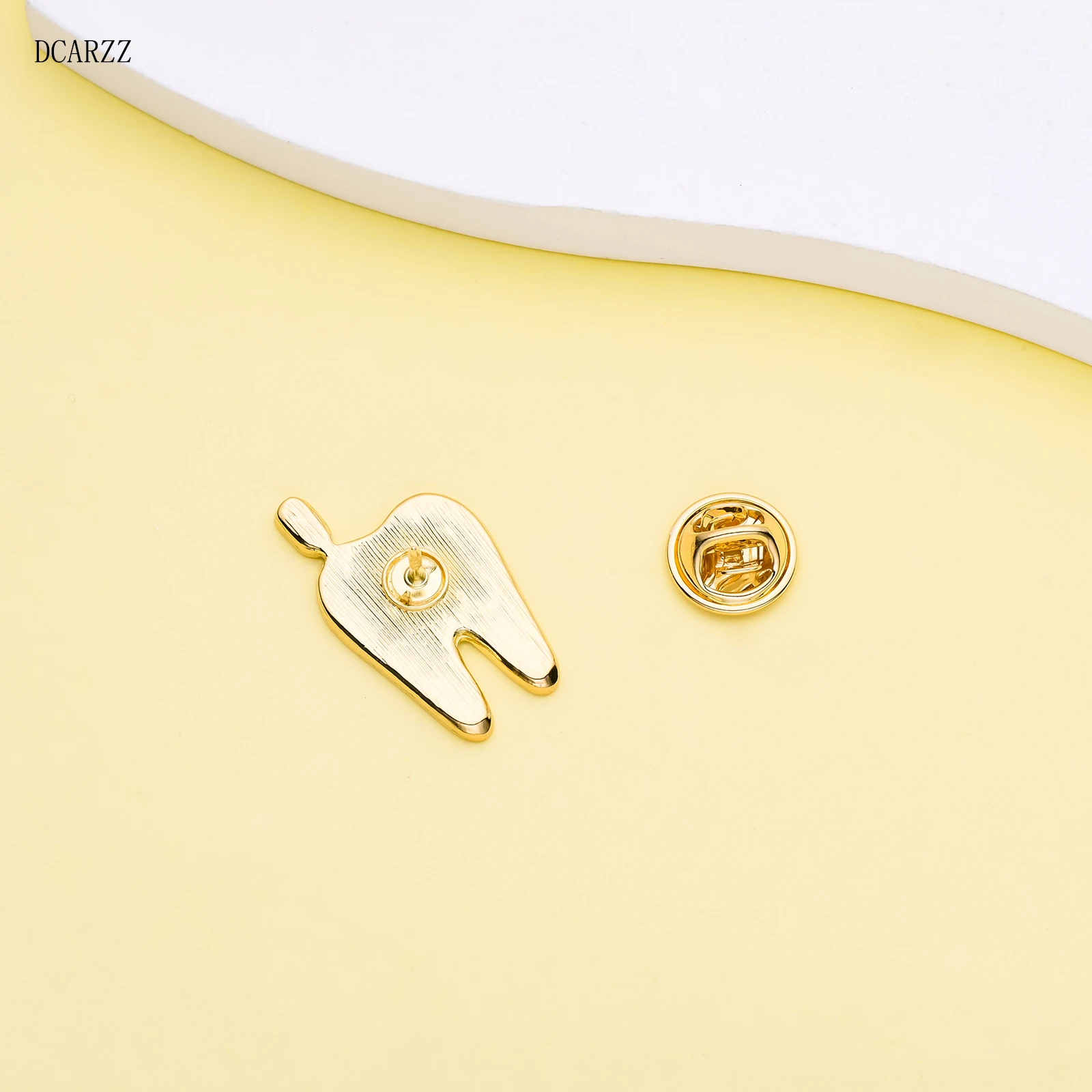 DCARZZ Tooth Medical Pins Metal Doctor Nurse Red Enamel Oral Care Dental Pin Brooches Backpack Clothes Decoration Womenmen Gift