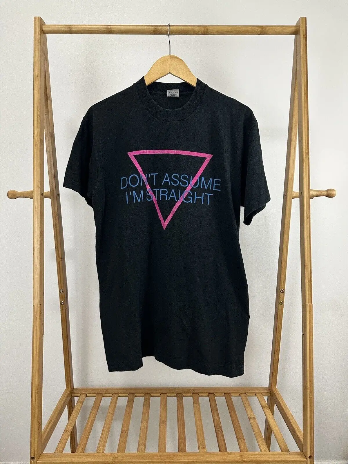 

VTG Don't Assume I'm Straight Don't Assume I'm Not Gay LGBT T-Shirt Size L