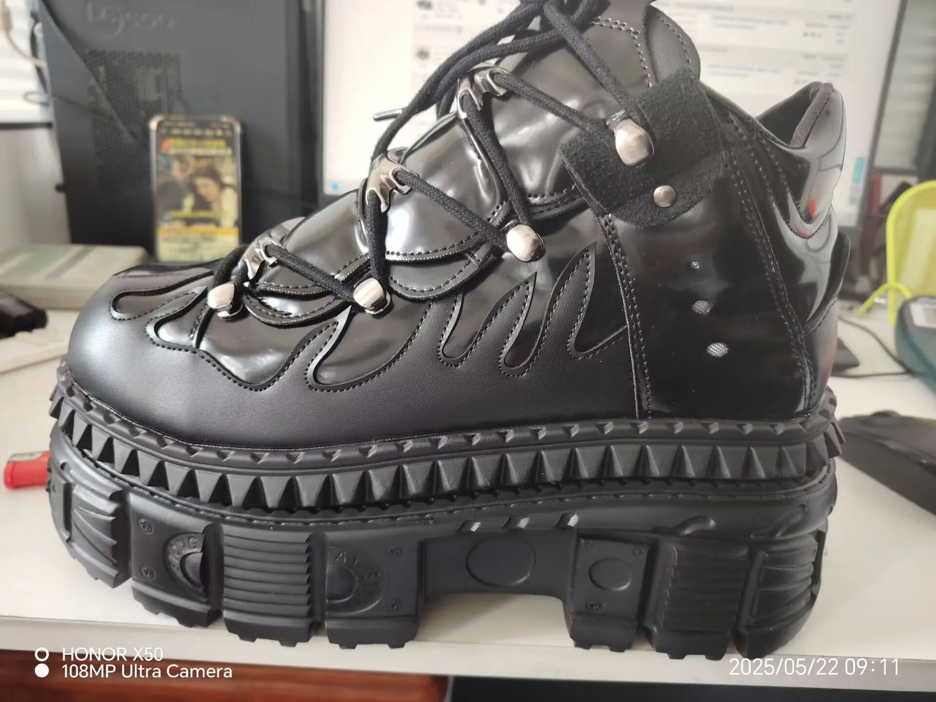 

Gothic Metal Women Functional Wind High Top Carved Millennium Spice Punk Muffin Small Leather Lace-up Big Head Platform Shoes