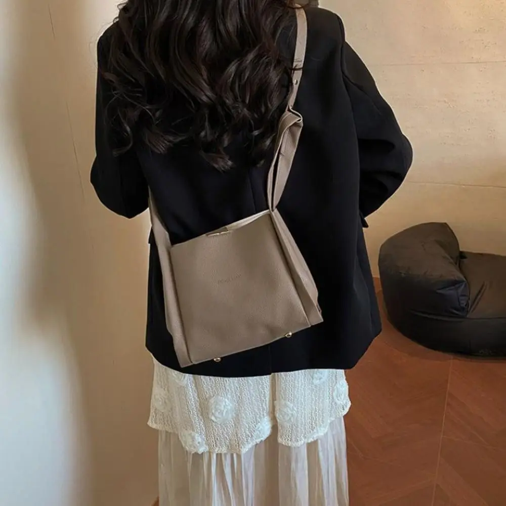 

2pcs/set Korean Versatile Bucket Handbags Solid color Pu Leather Single Shoulder Bag Luxury With Small Bag Underarm Bag Daily