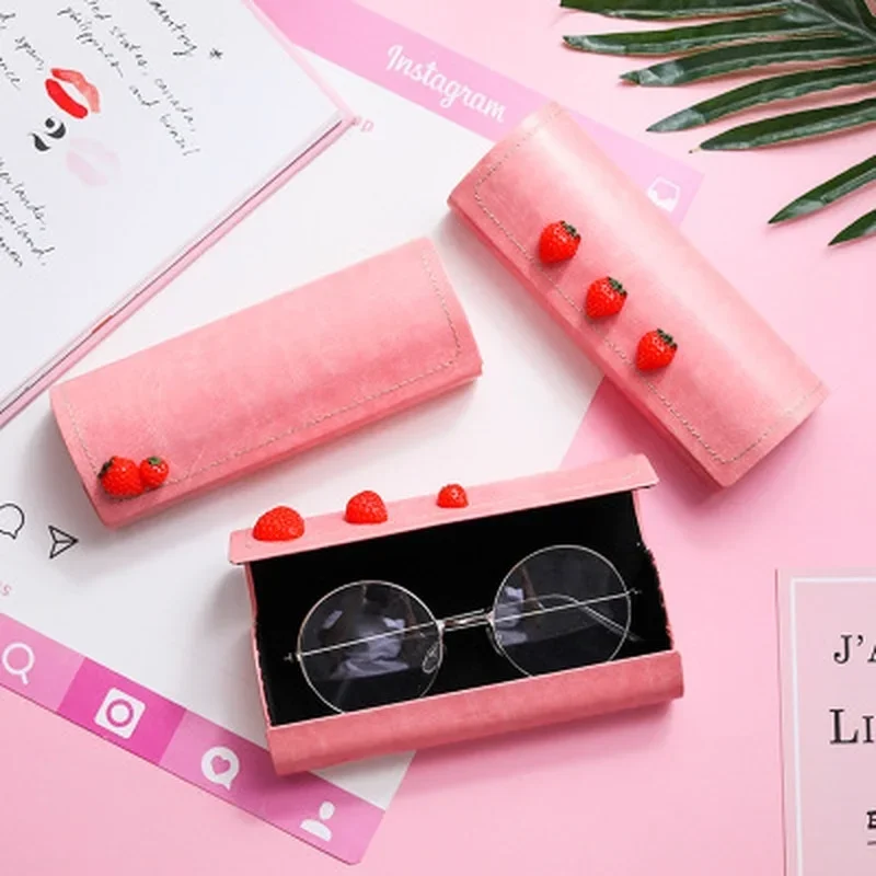 Creative Styling Strawberry Pencil Case Stationery Box Cute Glasses Box Makeup Box for Girl Gifts Pen Case