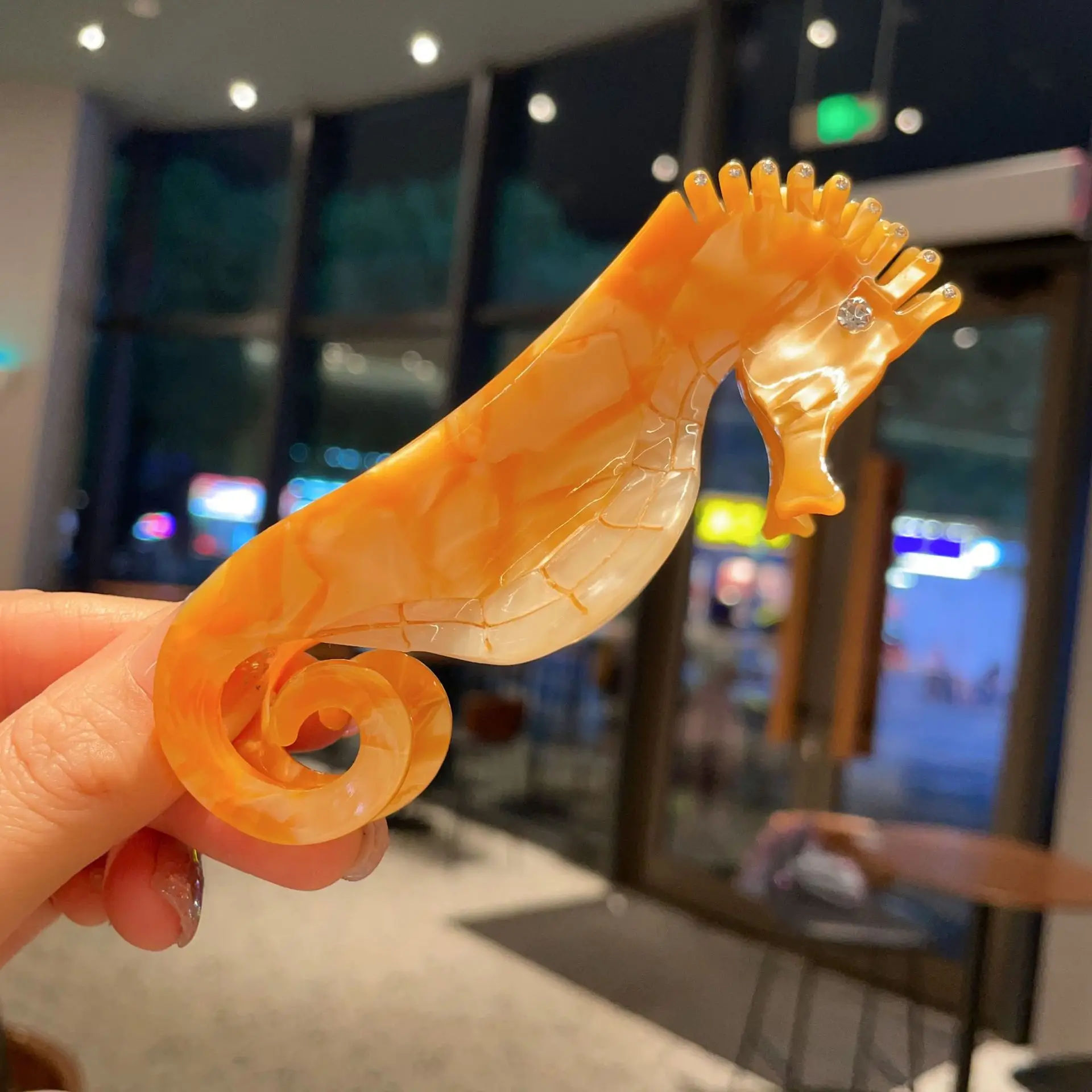

1pc New Acrylic Hippocampi Hair Claw Back Head Hair Clip Non-slip Large Shark Claw Hair Accessories