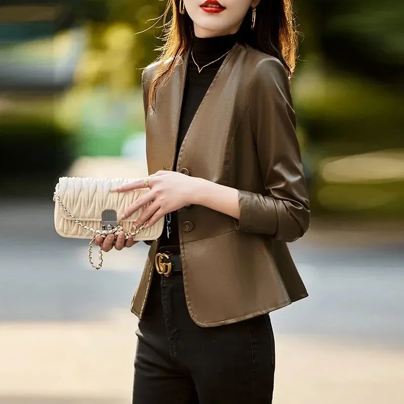 Chaqueta de cuero PULeather Pop para mujer, chaqueta de cuero corta con cuello en V, diseño de gama alta, temperamento ceñido en la cintura, primavera y otoño, 2025