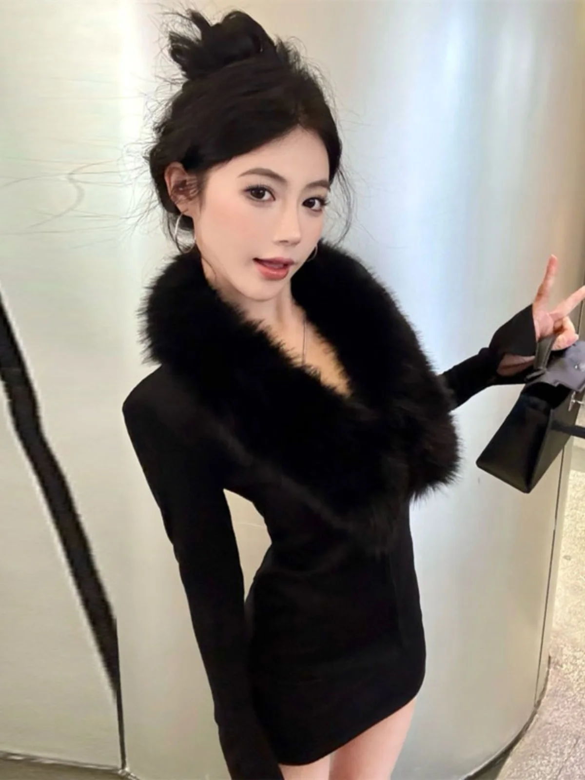 

Elegant Knitted Two-Piece Set with Fur Collar Top And Skirt Fashionable Korean Style Comfortable Cotton Material