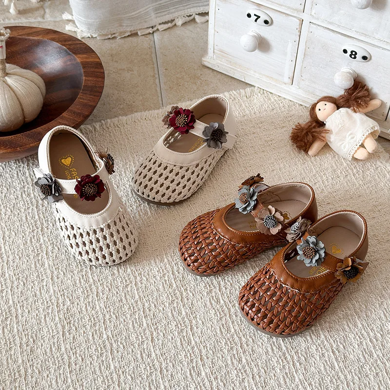 

Fashion Girls' Shoes 2026 Summer New Kids Sandals Comfort Anti Slip Child Beach Shoes Simple Versatile Girls Woven Sandals Туфли