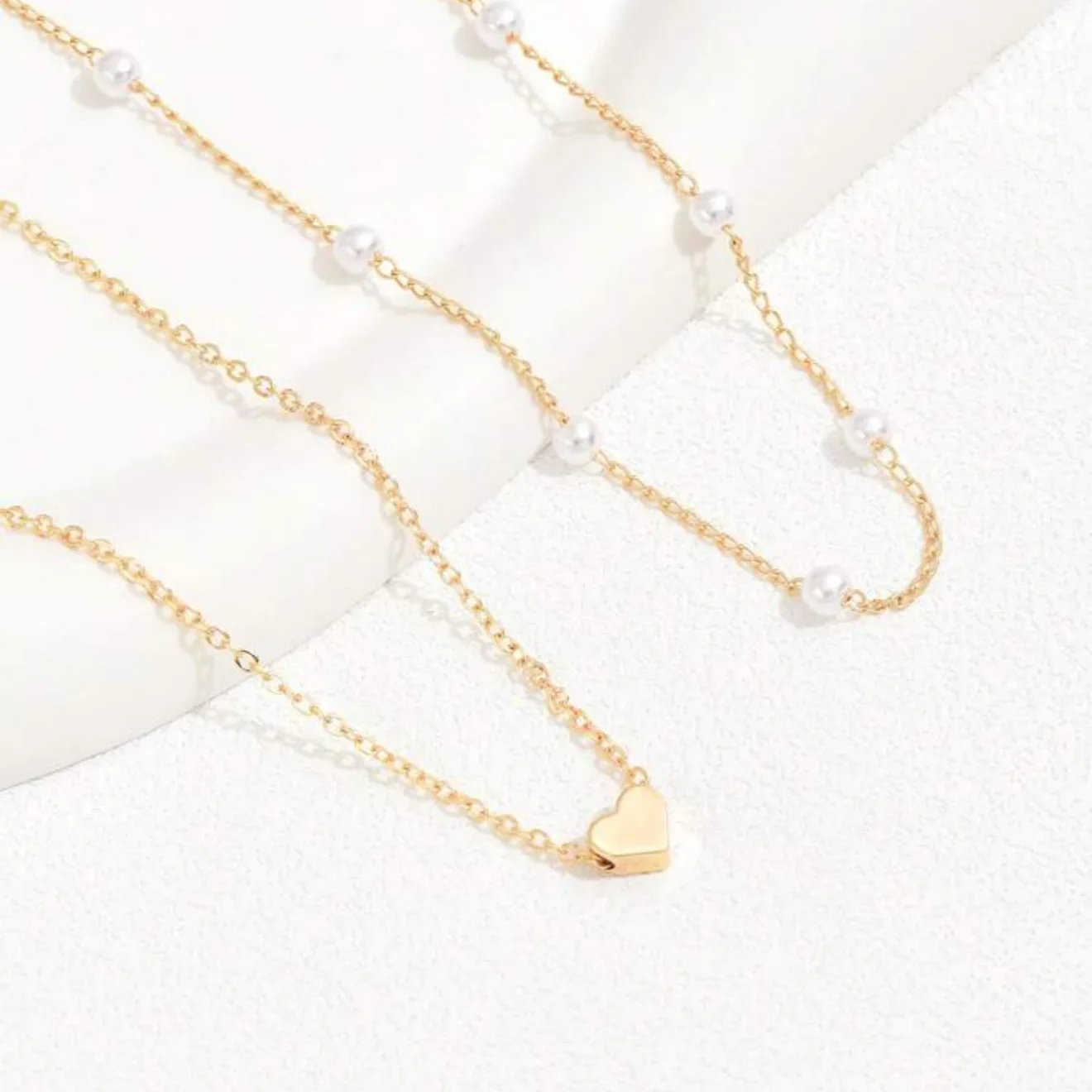 Mit Geschenkbox 3-Schichtige Perlenherz-Anhänger-Halskette für Frauen Goldfarben Mehrschichtige Kette Vintage Minimalistischer Schlüsselbeinschmuck – Detail 10