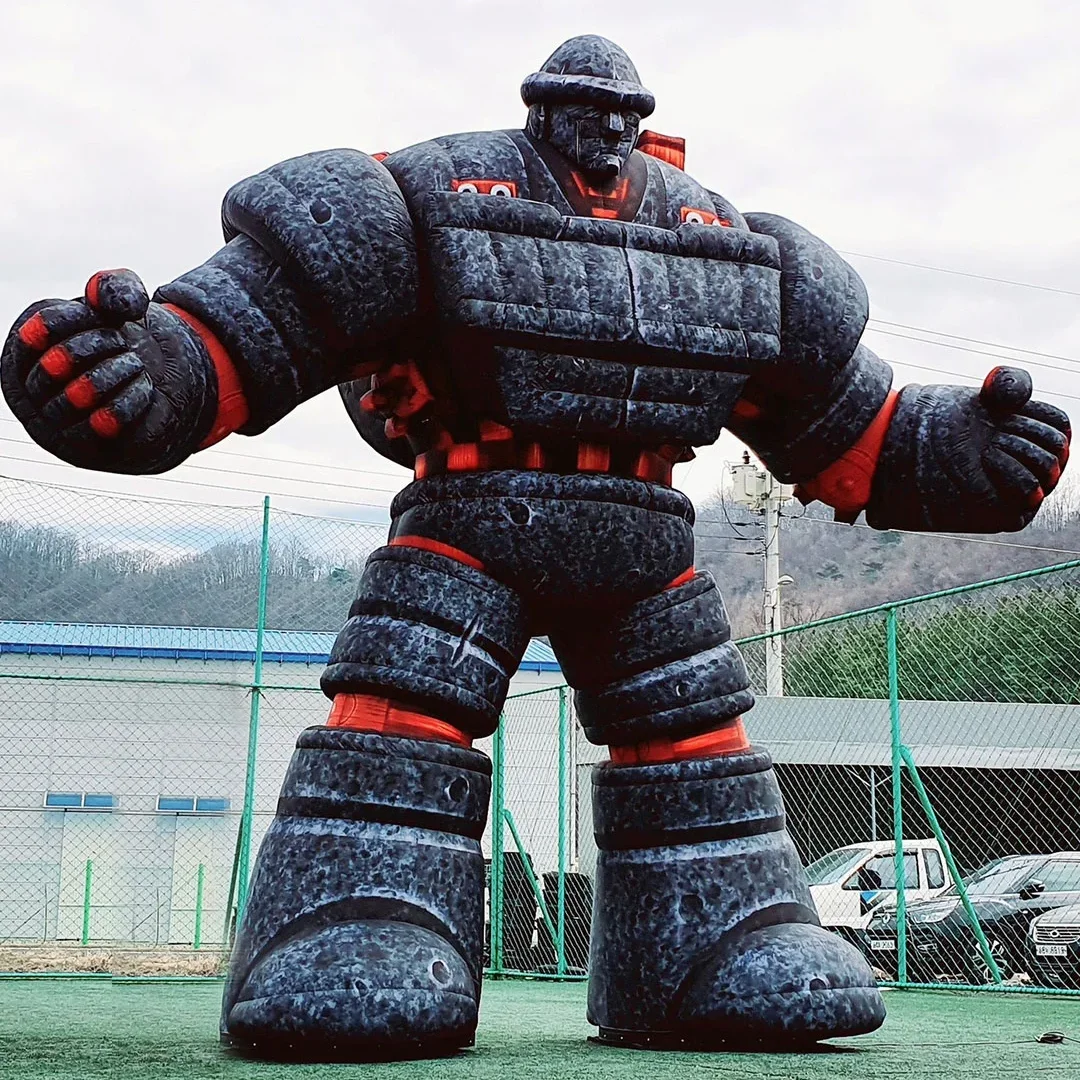 Giant Inflatable Soldier/Boy/Man Make Fist Outdoor Theme Event Building Decoration Props for Advertising