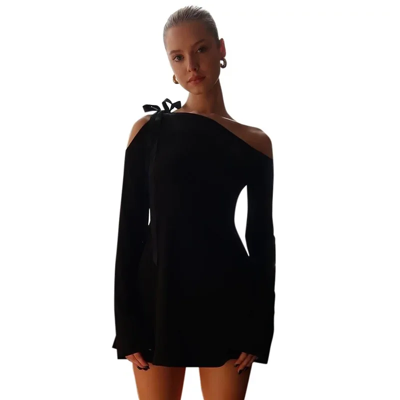 Wiosenna Moda Nowości Długi Rękaw Sukienka Mini Damska z Jednym Ramieniem Plisowana Sukienka z Asymetrycznym Dekoltem