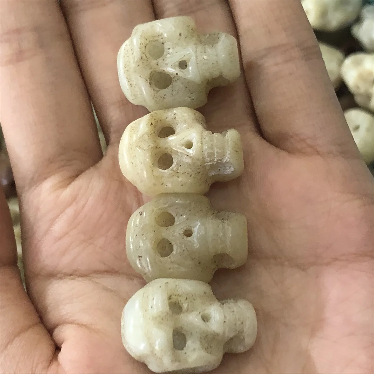 1 قطعة/الوحدة بيجو السحر abalorios صنع المجوهرات الطبيعية كينغهاي اليشم الجمجمة DIY بها بنفسك الاكسسوارات خمر مجوهرات الأحجار الكريمة الخرز للجنسين