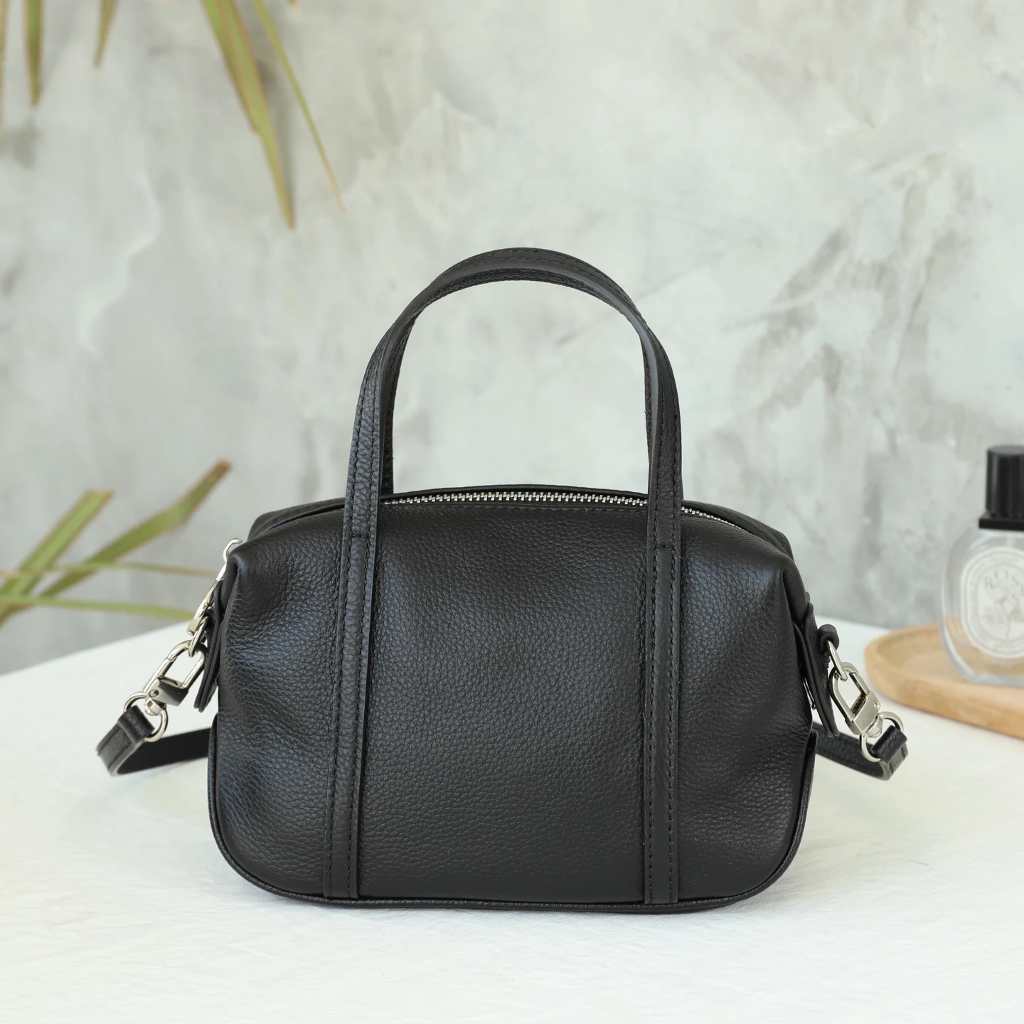 

Genuine Grade Cow Leather Women's Shoulder Crossbody Bag Luxury Designer Brand Female Small Handbag for Woman Cowhide Ladies New