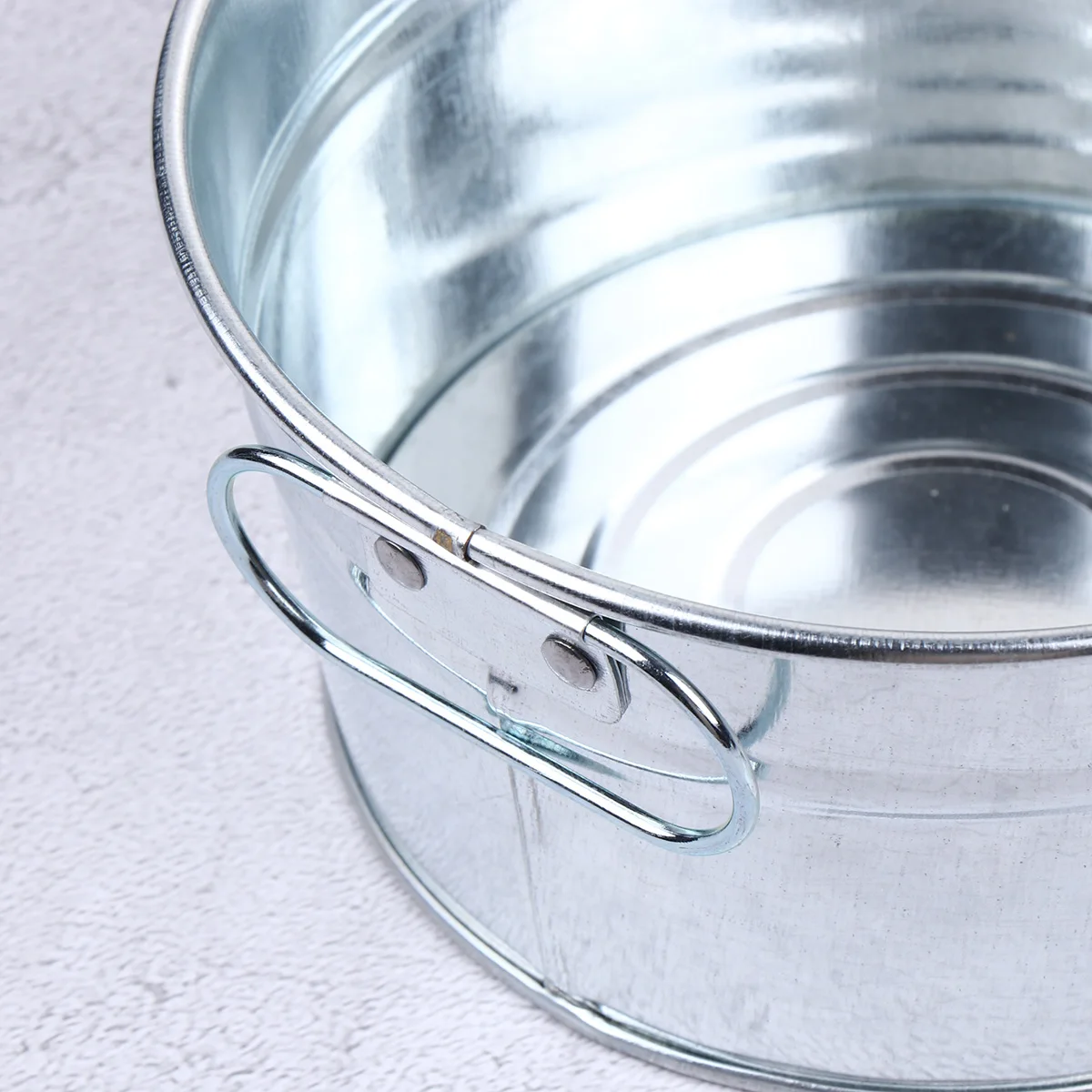 

Mini Red Iron Fries Bucket Food Grade Metal Snack Fried Chicken Storage Container Double Handles Heat Resistant Rust Corrosion