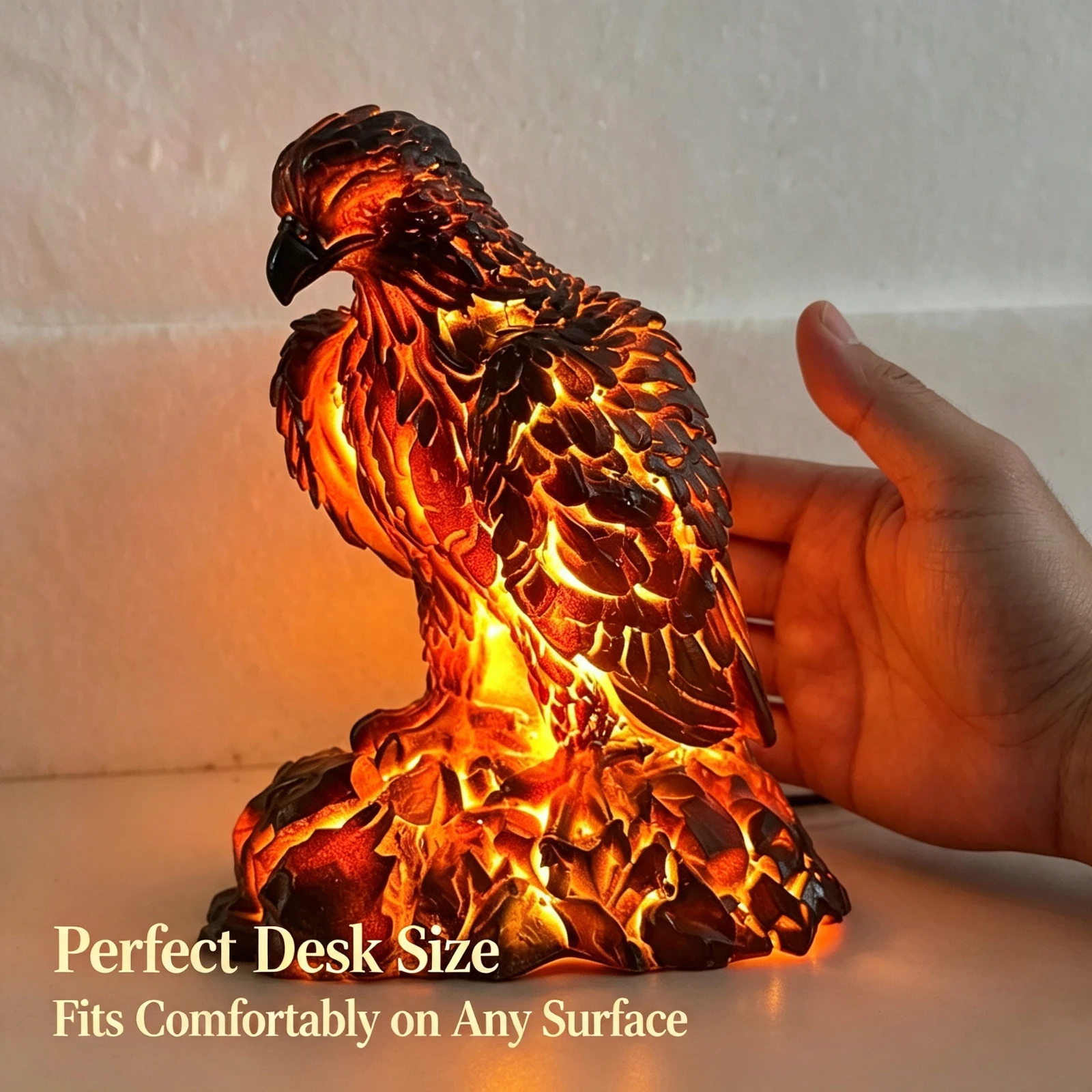 Resin Art Lamp - LED照明付き溶ける鷲ランプ、樹脂製ゴシックアート像テーブル、USB電源式ハロウィンホームデコレーションギフト 12.5x13。
