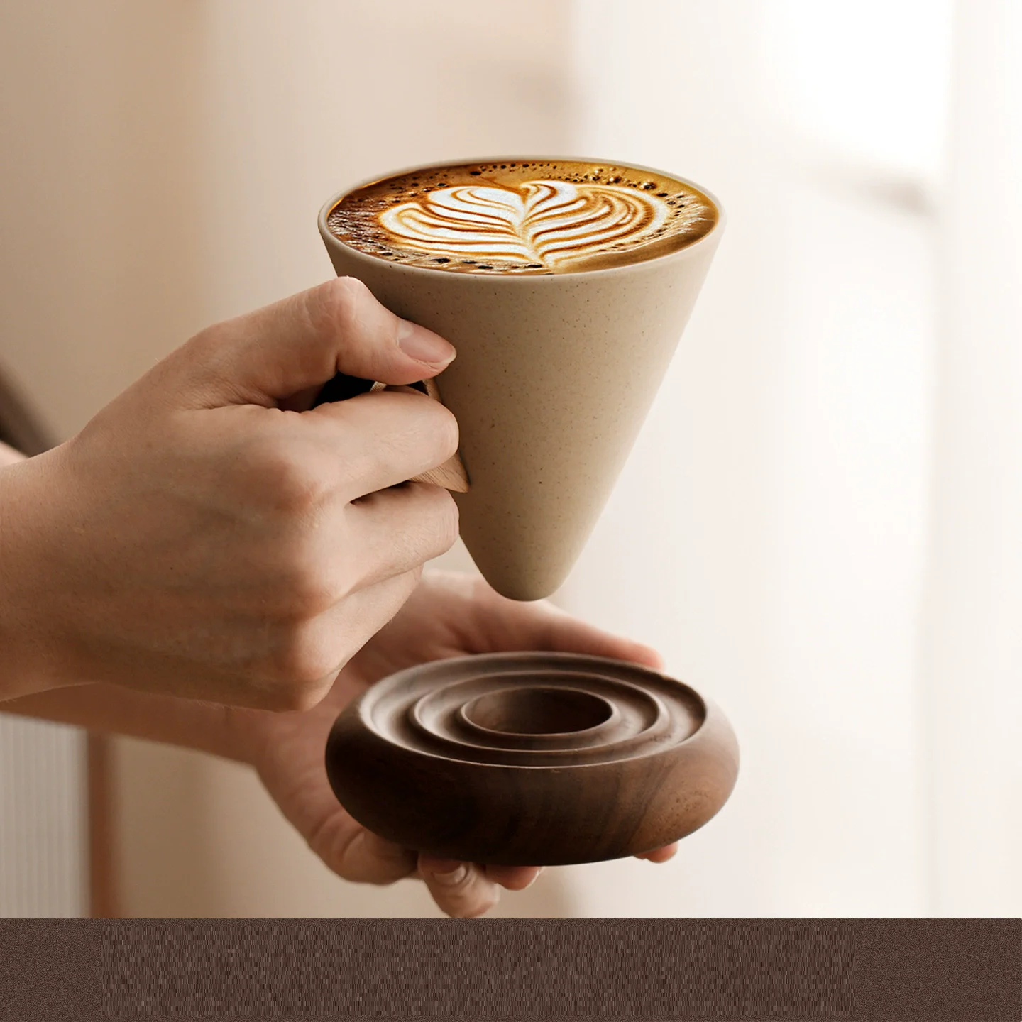 

Креативная грубая керамика в среднем древнем стиле, кофейная чашка, кружки в форме воронки, изысканная керамическая чашка для чая с американской латте