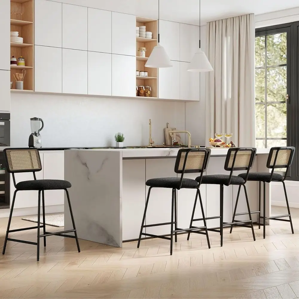 

Набор из 4 барных стульев высотой 26 дюймов с ротанговым сиденьем и черной мягкой обивкой для кухонного острова или обеденной зоны