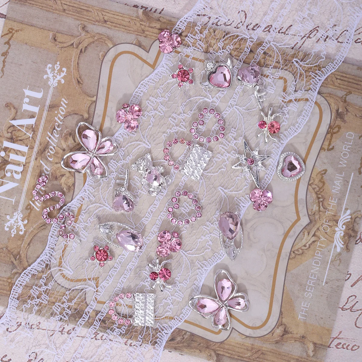 10 SZTUK Mieszanych Stopów Różowych Cyrkonii Ozdoby do Paznokci 3D Serce Motyl Gwiazda Wiśnia Metalowe Wiśnie Klejnoty do Paznokci Błyszcząca Biżuteria do Paznokci