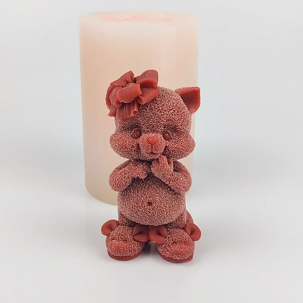 

DW0493 PRZY Molds Silicone 3D Candle Mold A Bear Wearing Mouse Slippers Moulds Soap Wedding Birthday Valentine's Day Clay Resin