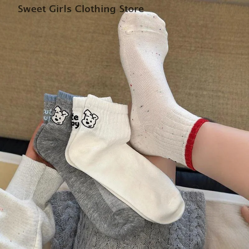 Kaus Kaki Katun Wanita Huruf Anak Anjing Bordir Kartun Kaus Kaki Tabung Tengah Kasual Wanita Nyaman Gaya Jepang