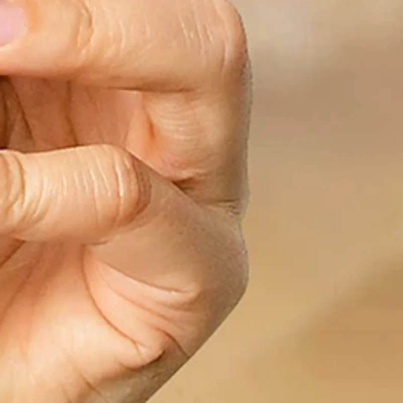 

Head Massage And Gua Sha Tool Brass Long Handled Massage Comb Scalp Head Meridian Comb Thickened Wide Gold Wire Sandalwood Comb