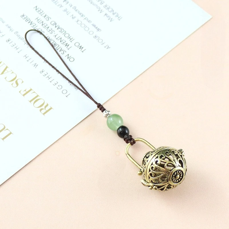 Retro Hollowed Out Sachet Car Keychain Mobile Bag Pendant Portable Chinese Style Diffuser That Can Be Opened