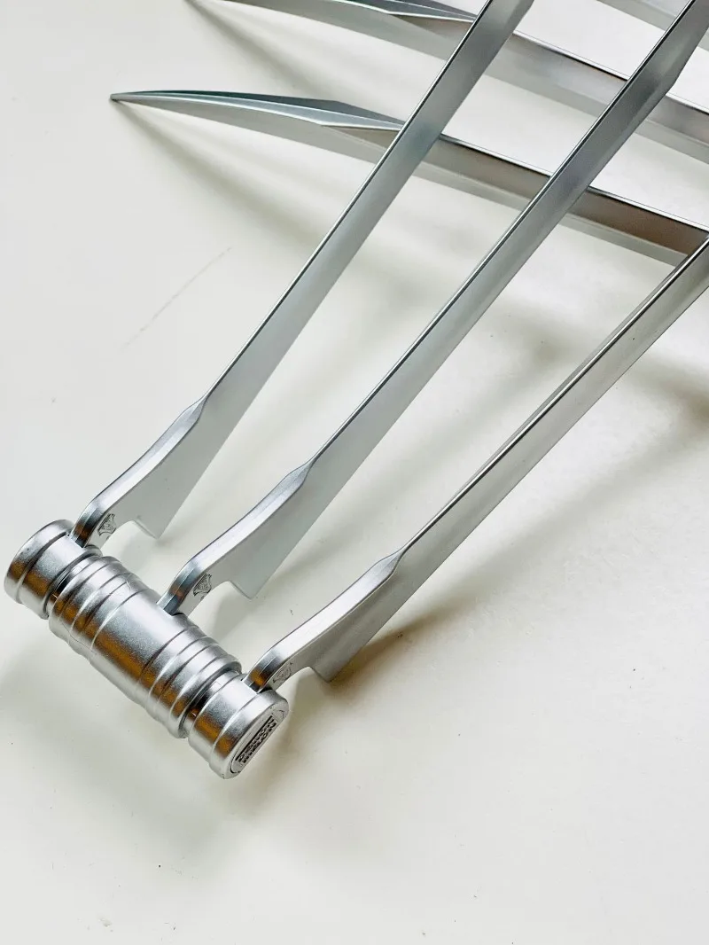 ولفيرين وولف مخالب ABS البلاستيك تأثيري الدعائم للرجال X-الرجال خارقة أفضل صديق اكسسوارات عيد الميلاد كرنفال الدعامة