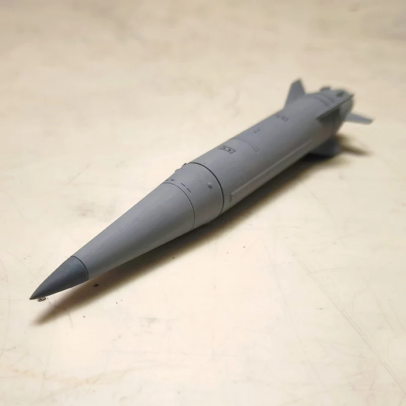 1PCS 1/48 1/72 1/100 1/144 Scale Kh-47M2 Hypersonic Missile Model Miniature Air-to-Surface Missiles for DIY Wargaming Diorama
