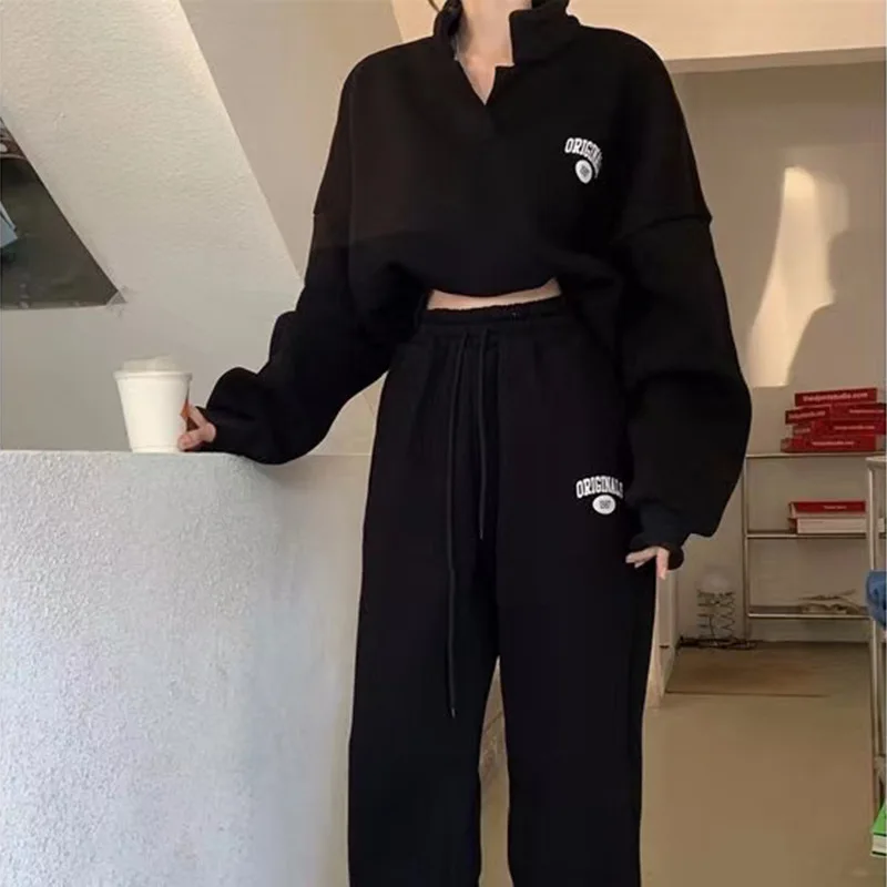 طقم سترة وسراويل لخريف وشتاء 2025 نمط جديد مع قمة صوف عصرية وغير رسمية طقم رياضي للجري مكون من قطعتين