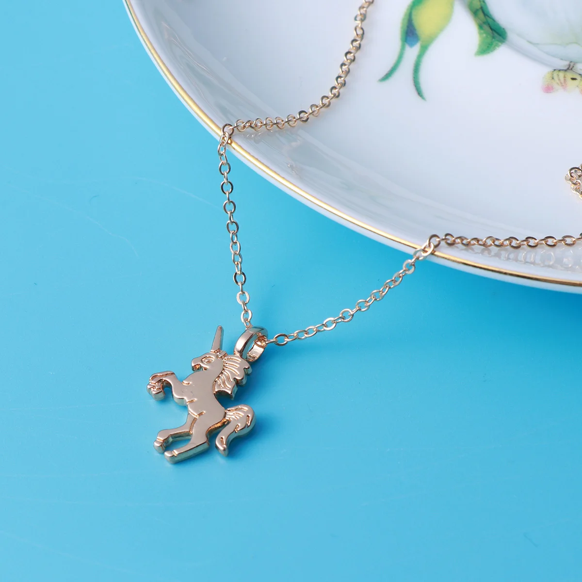 

Gold Women Necklace Stylish Unique Unicorn Shape Pendant Charm Jewelry Gift for Daily Party Wear Women Necklace