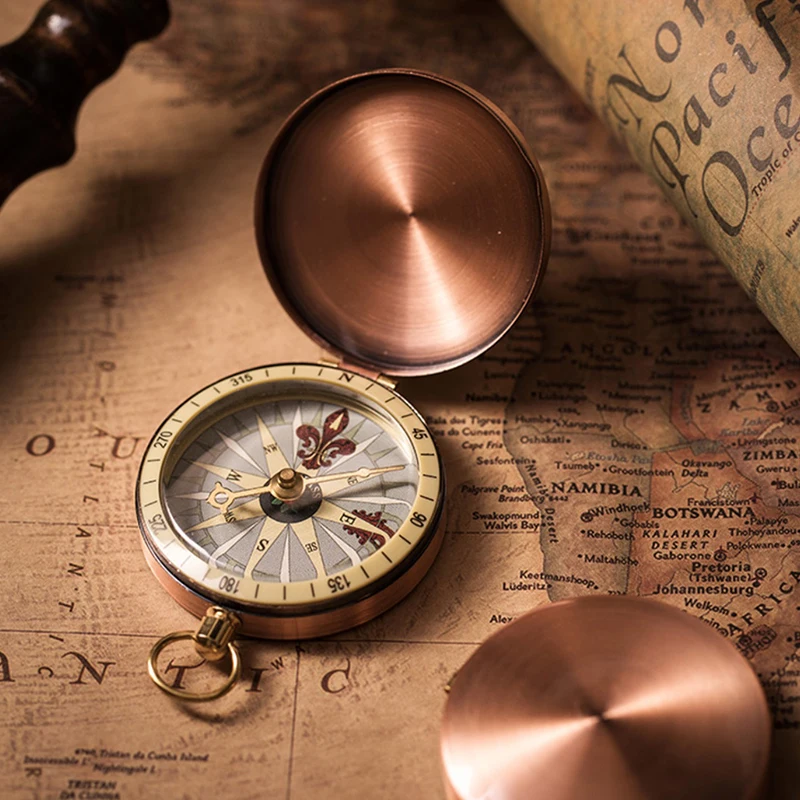 Vintage Copper Retro Compass Flip Cover Retro Pocket Watch Compass Camping Hiking Nautical Marine Survival Photography Props