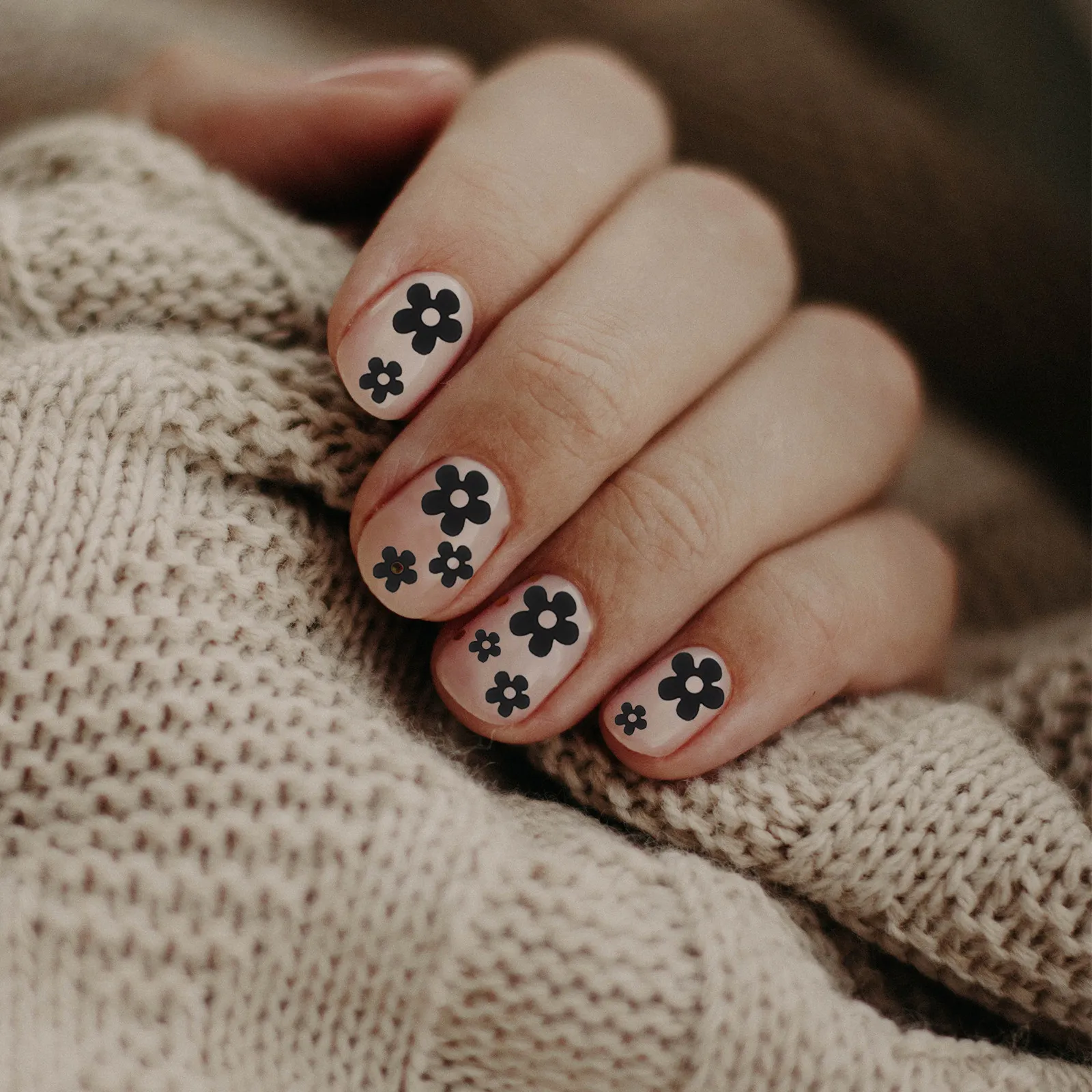 

6 Sheets DIY Nail Stickers Lovely Small Flower Decals Fashionable Manicure Decoration Reusable Nail Art Design for Women