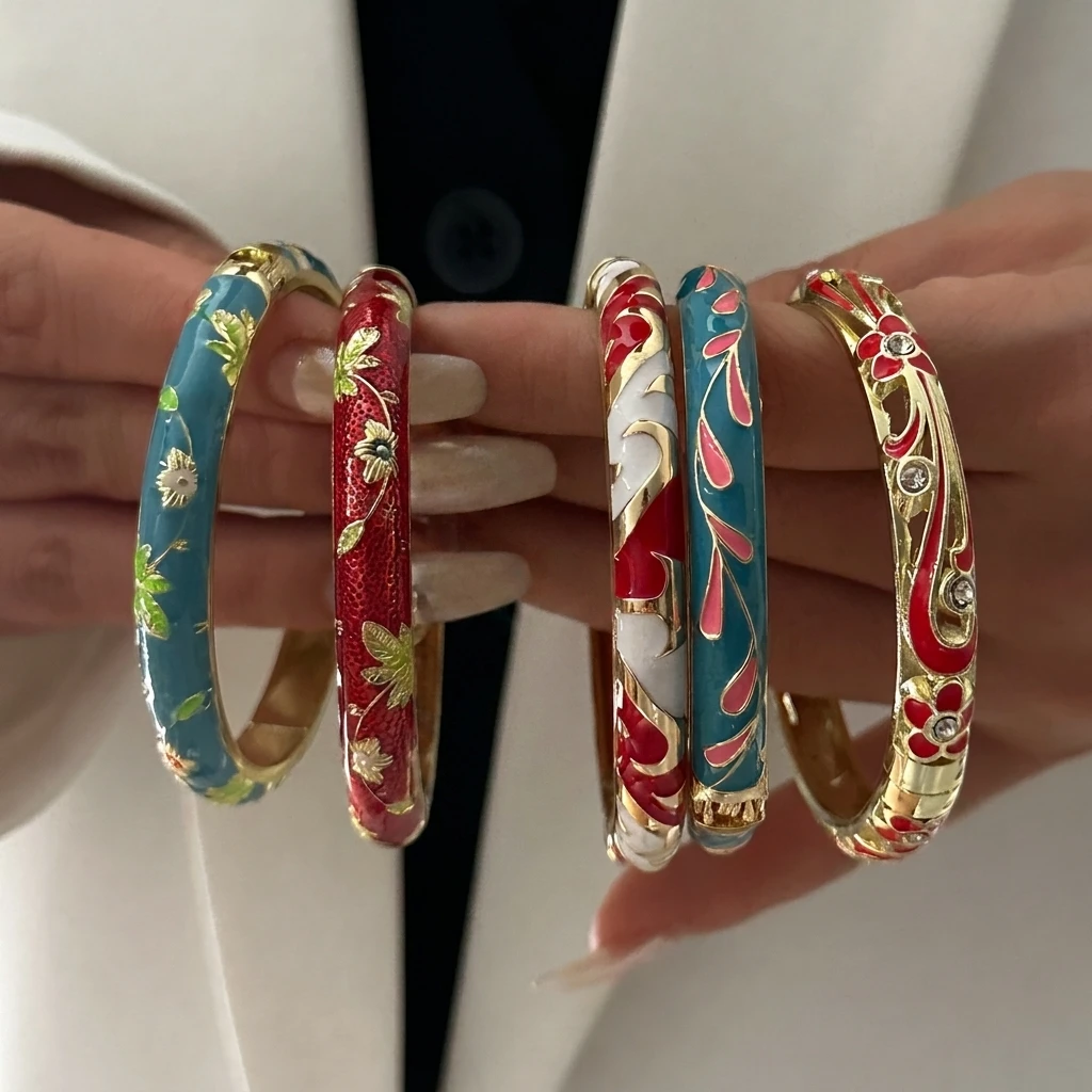 Elegantes Emaille-Armband mit Blumenmuster für Damen, Retro-Stil, vergoldet, mit Zirkonia-Blumen und bösem Blick, Partyschmuck