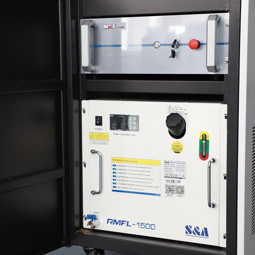 الصين آلة التنظيف بليزر الألياف الشركة المصنعة 1500 واط منظف إزالة الصدأ بالليزر