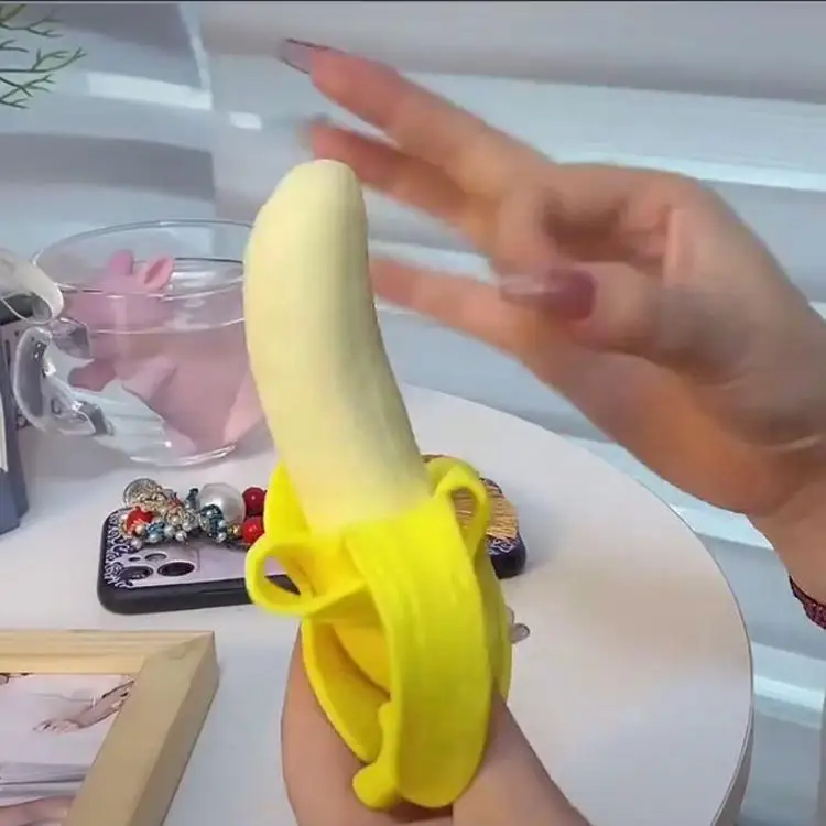 

Simulation Banana Abreaction Decompression Toy Delicate Workmanship Table Decoration Birthday Festival Gifts for Kids or Friends